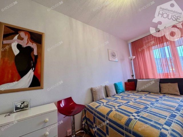 Eladó panellakás, Kecskeméten 64.7 M Ft, 3 szobás