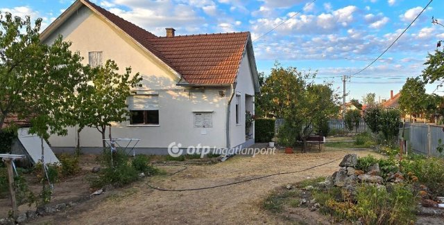 Eladó családi ház, Létavértesen 44.999 M Ft, 2 szobás