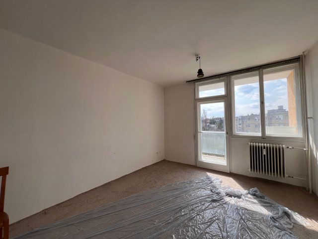 Eladó téglalakás, Esztergomban 39.5 M Ft, 1+1 szobás