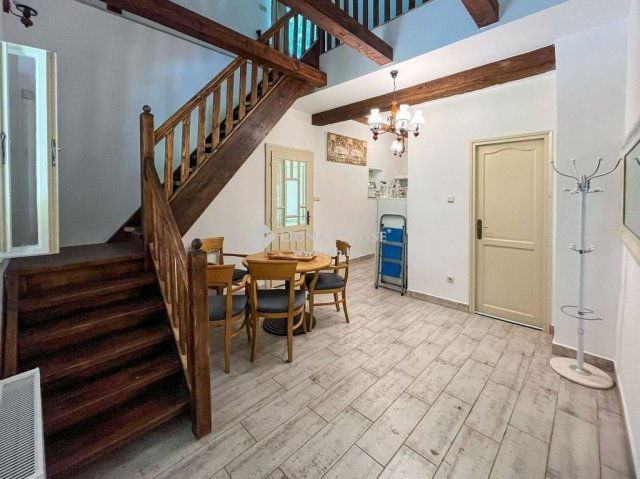 Eladó családi ház, Ádándon 98 M Ft, 5 szobás