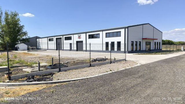 Eladó ipari ingatlan, Szolnokon 500 M Ft / költözzbe.hu