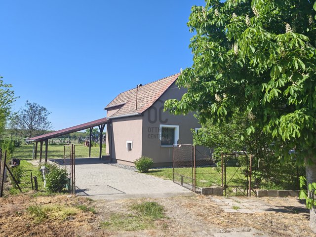 Eladó családi ház, Balatonszabadiban 49.9 M Ft, 2 szobás