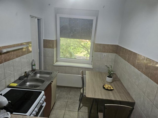Eladó téglalakás, Csornán 28 M Ft, 2 szobás