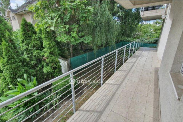 Eladó téglalakás, Budapesten, III. kerületben 115 M Ft, 2 szobás