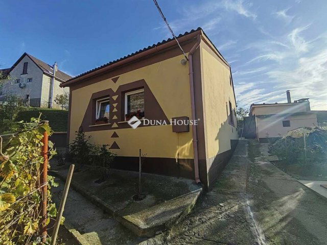 Eladó családi ház, Cikón 35.99 M Ft, 4 szobás