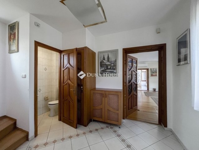 Eladó családi ház, Kecskeméten 195 M Ft, 5 szobás