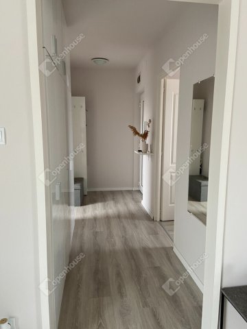 Eladó téglalakás, Szegeden 67.9 M Ft, 2 szobás