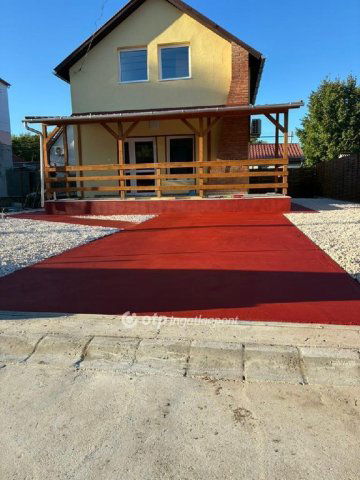 Eladó nyaraló, Tiszakécskén 55 M Ft, 2 szobás