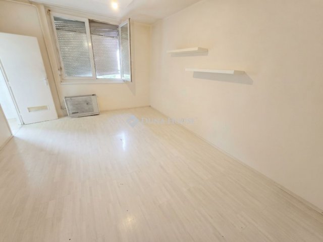 Eladó téglalakás, Győrött 36 M Ft, 1 szobás