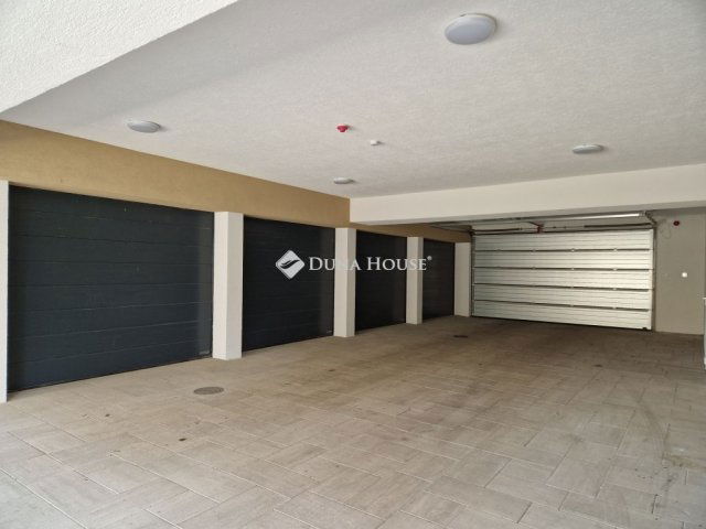 Eladó téglalakás, Szegeden 115.5 M Ft, 3 szobás