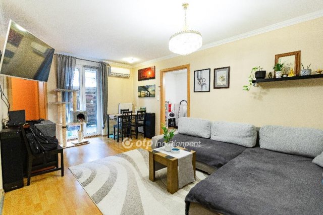 Eladó téglalakás, Budapesten, VIII. kerületben 89.9 M Ft