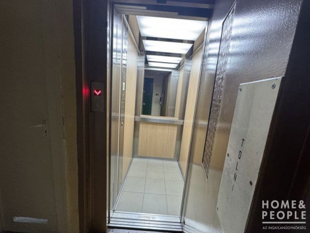 Eladó téglalakás, Szegeden 37.5 M Ft, 1+1 szobás