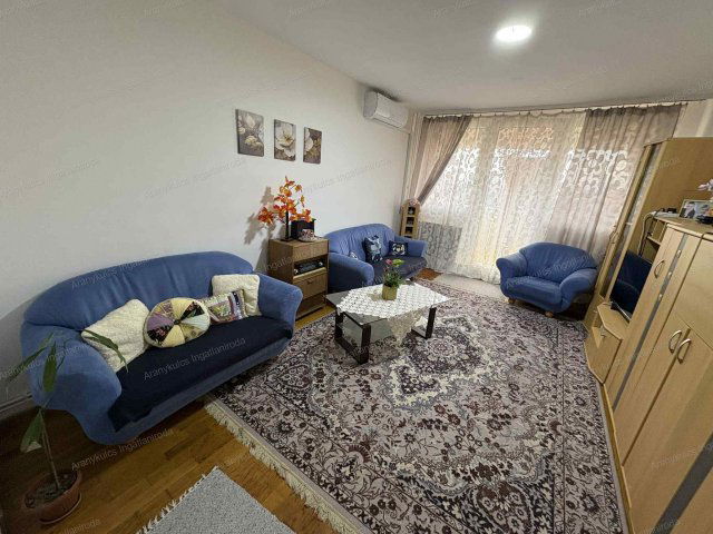 Eladó panellakás, Gyulán 33.75 M Ft, 2 szobás