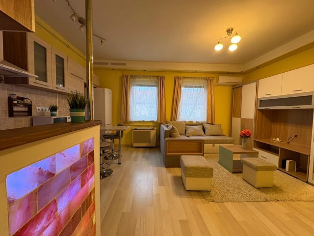 Eladó téglalakás, Budapesten, XIII. kerületben, Gyermek téren