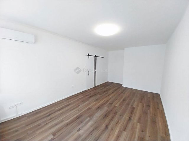 Kiadó téglalakás, albérlet, Tatabányán 170 E Ft / hó