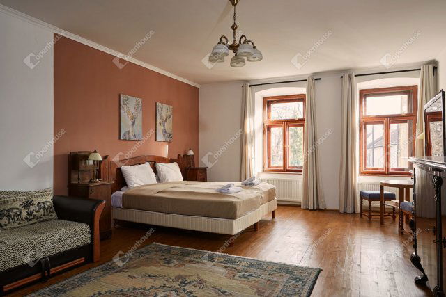 Eladó hotel, Erdőbényén 149 M Ft, 7 szobás