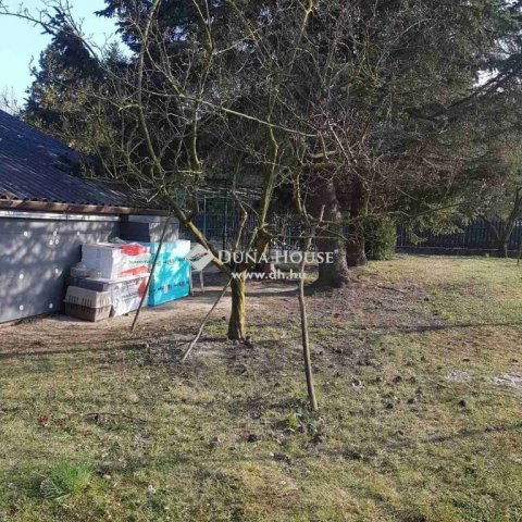 Eladó nyaraló, Pócsmegyeren 23.5 M Ft, 2 szobás