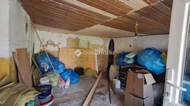 Eladó családi ház, Bakonyán 38.5 M Ft, 2 szobás