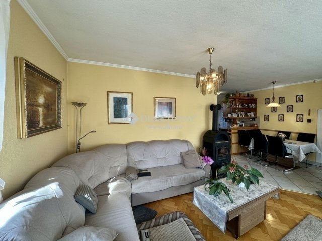 Eladó családi ház, Szentendrén 159 M Ft, 4 szobás