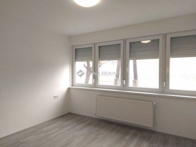 Eladó téglalakás, Kiskőrösön 64.83 M Ft, 3 szobás