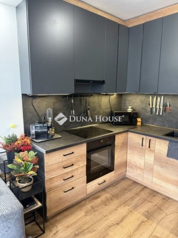 Eladó téglalakás, Budapesten, XIV. kerületben 77.5 M Ft