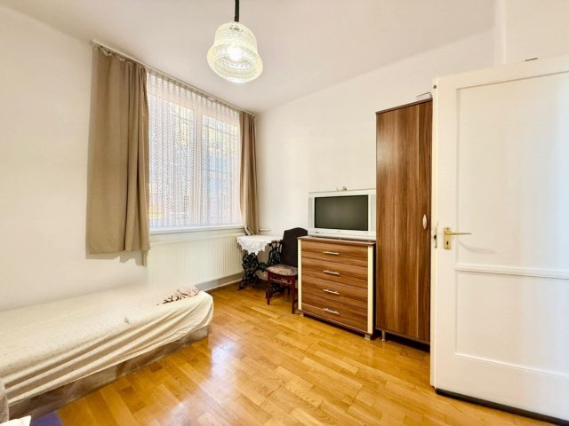 Eladó téglalakás, Sárváron 37.5 M Ft, 2+1 szobás