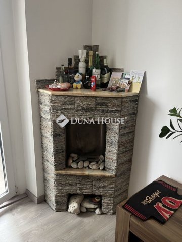 Eladó panellakás, Budapesten, III. kerületben, Szentendrei úton