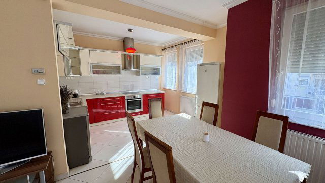 Kiadó téglalakás, albérlet, Debrecenben 290 E Ft / hó, 3 szobás