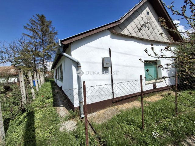 Eladó családi ház, Mezősason 6 M Ft, 2 szobás