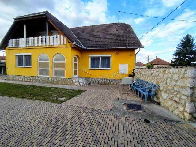 Eladó családi ház, Mohácson 85 M Ft, 4 szobás