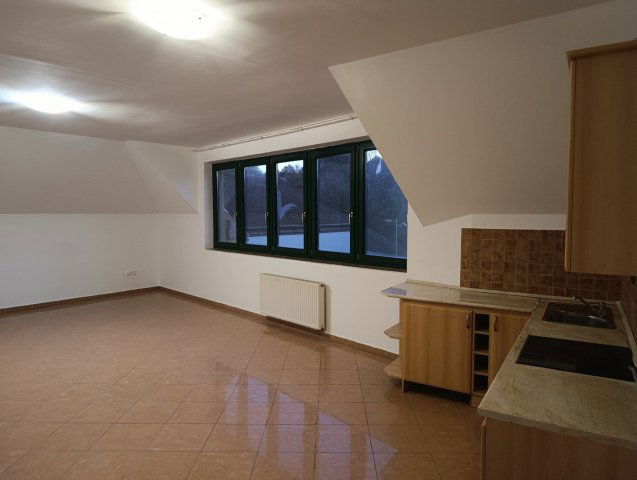 Eladó téglalakás, Veszprémben 119 M Ft, 4 szobás