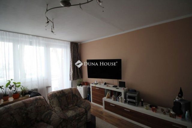 Eladó panellakás, Kecskeméten 57.6 M Ft, 3 szobás