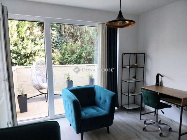 Kiadó téglalakás, albérlet, Pécsett 250 E Ft / hó, 2 szobás