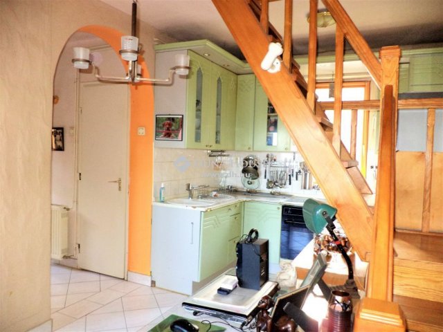 Eladó családi ház, Sukorón 93.75 M Ft, 5 szobás