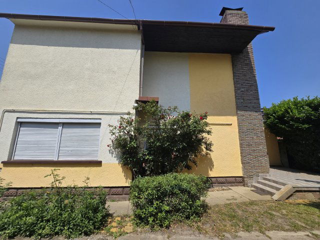 Eladó családi ház, Zalaegerszegen 74.9 M Ft, 7 szobás