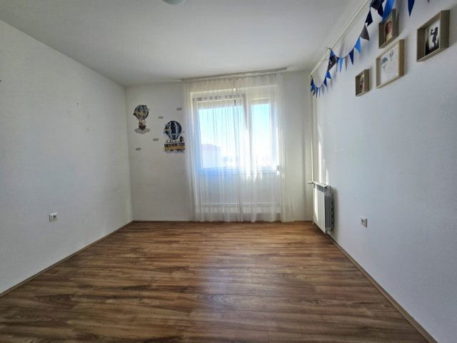 Eladó panellakás, Pécsett 54.9 M Ft, 3 szobás