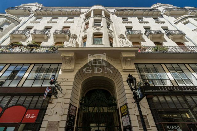 Eladó téglalakás, Budapesten, V. kerületben 99.9 M Ft, 1 szobás