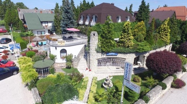 Eladó hotel, Keszthelyen 246.391 M Ft, 14 szobás