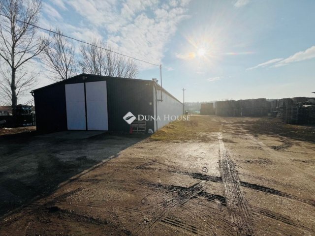 Eladó ipari ingatlan, Tápióbicskén 94.9 M Ft
