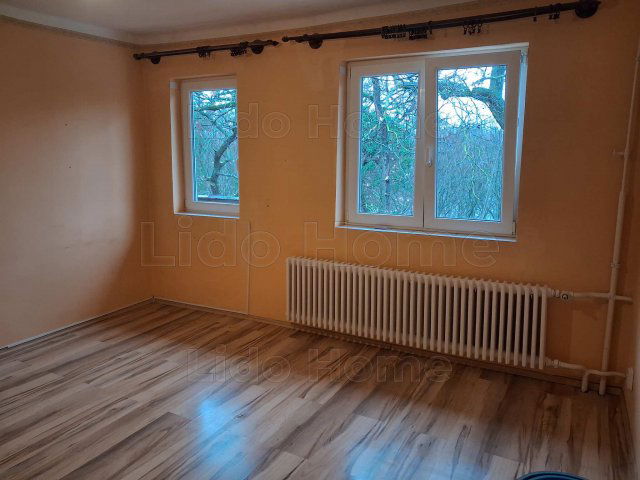 Eladó téglalakás, Várpalotán 26 M Ft, 2 szobás