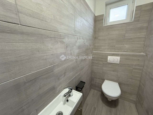 Kiadó családi ház, albérlet, Kecskeméten 400 E Ft / hó