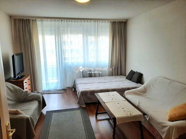 Eladó panellakás, Kecskeméten 39.5 M Ft, 1 szobás