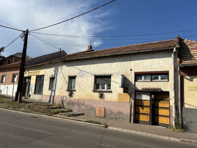 Eladó családi ház, Gyöngyösön, Damjanich János utcában