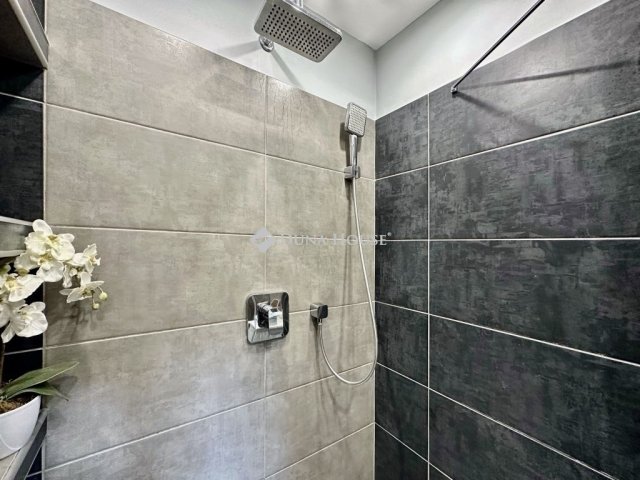 Eladó téglalakás, Pécsett 125 M Ft, 3 szobás