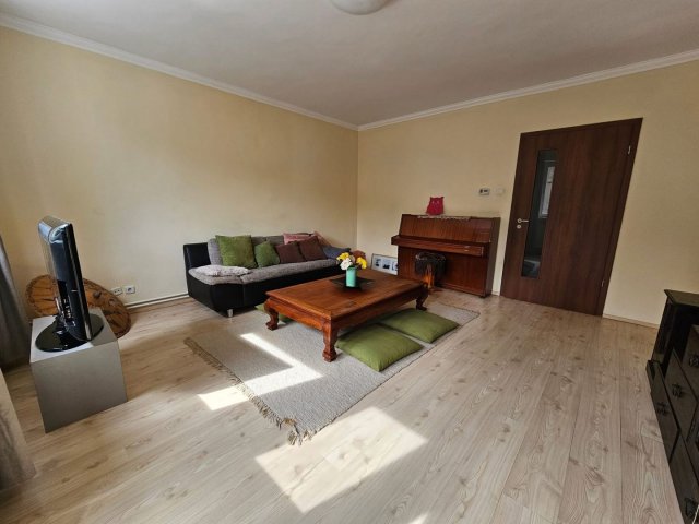 Kiadó téglalakás, albérlet, Debrecenben 250 E Ft / hó, 3 szobás
