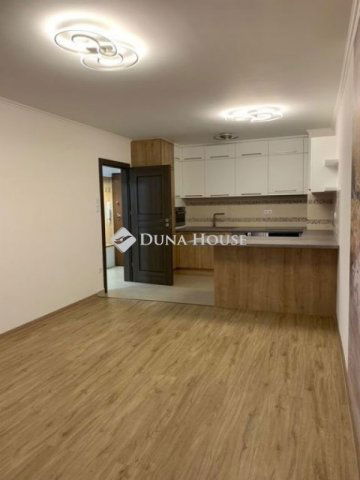 Eladó téglalakás, Budapesten, XIV. kerületben 168 M Ft, 4 szobás