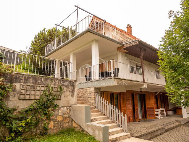 Eladó nyaraló, Balatonalmádiban 119.9 M Ft, 3+3 szobás