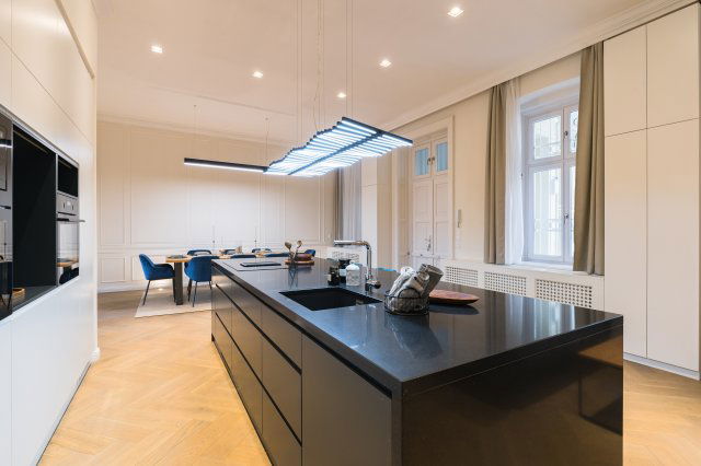 Kiadó téglalakás, albérlet, VI. kerületben, Andrássy úton