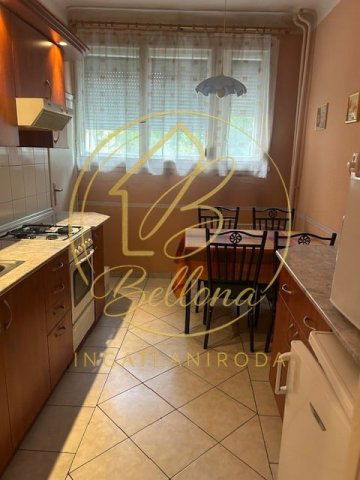 Eladó téglalakás, Pécsett 51.9 M Ft, 2+1 szobás