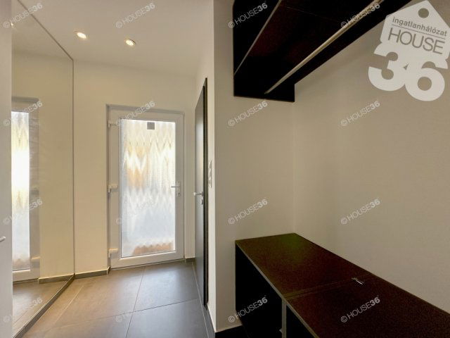 Eladó családi ház, Kecskeméten 66.7 M Ft, 3 szobás